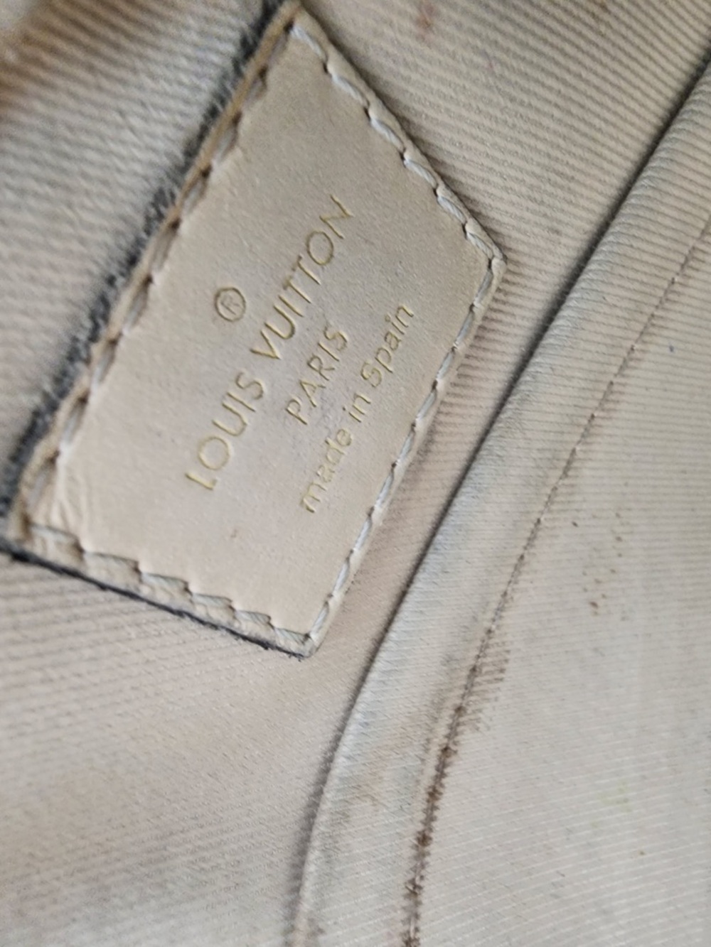 Louis Vuitton Monogram Canvas Crossbody with Cream Trim and Gold Accent - Picture 7 of 9